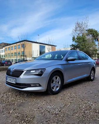 Skoda Superb cena 62500 przebieg: 155560, rok produkcji 2016 z Marki małe 172